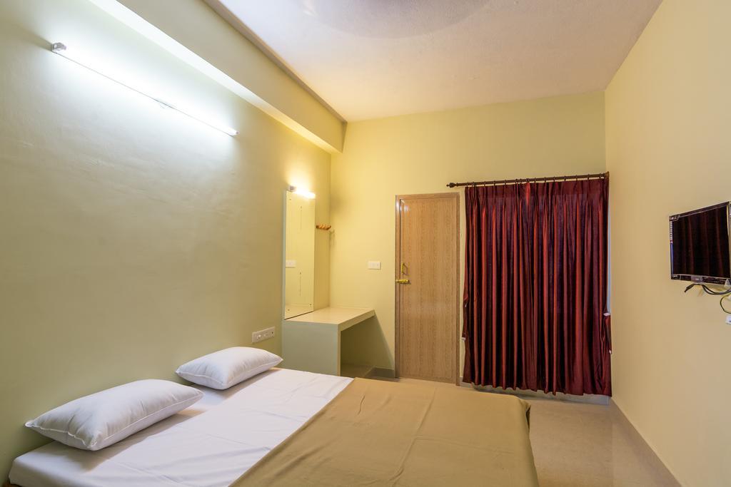 Ganesh Residency Hotel Puducherry Værelse billede