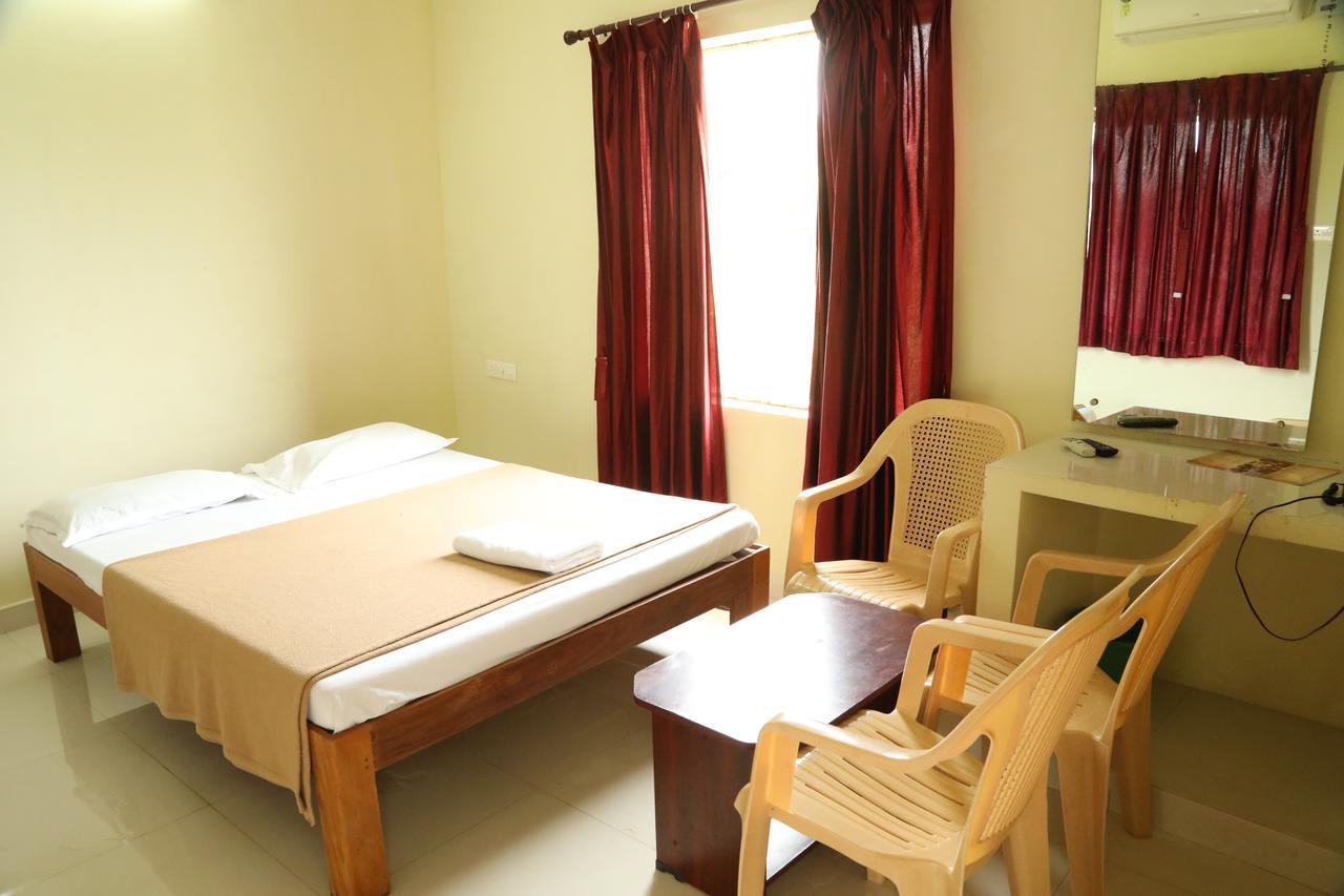Ganesh Residency Hotel Puducherry Eksteriør billede